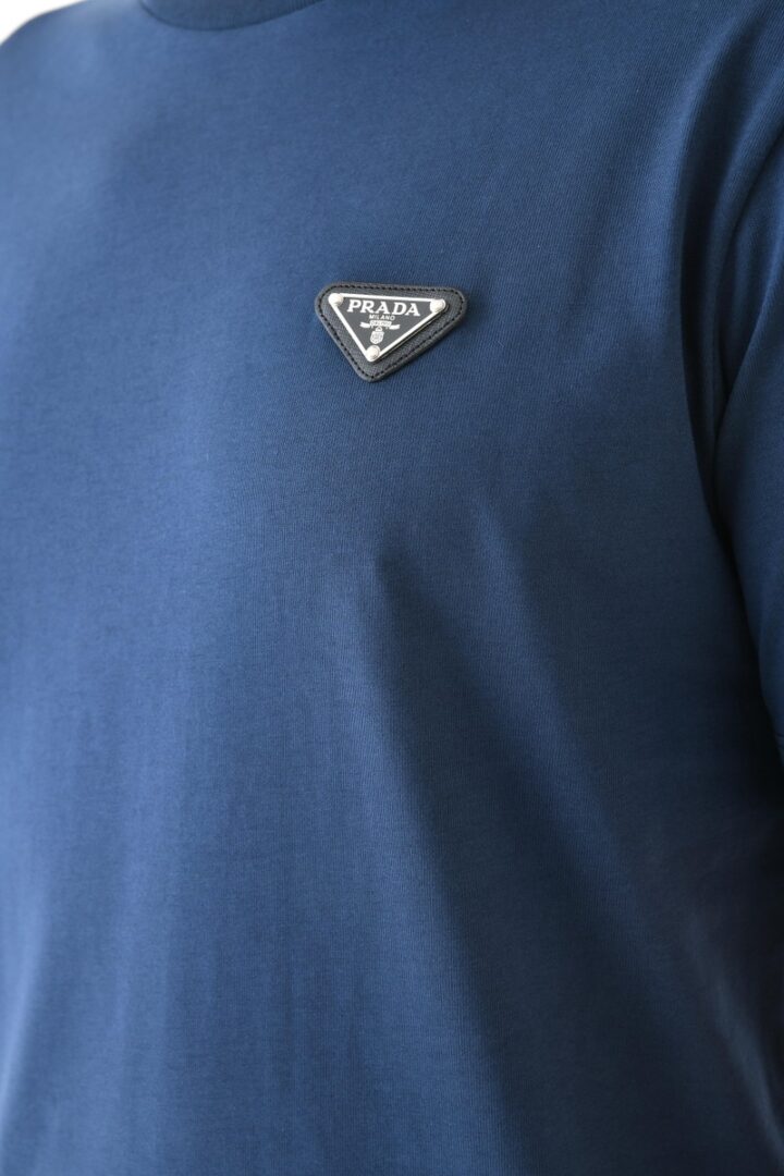 Variant3 Prada Plaque Logo T Shirt 3 1705150752702